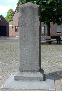 PieterBreugel monument.jpg